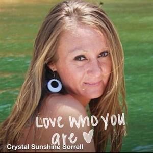 Meet your Posher, Crystal